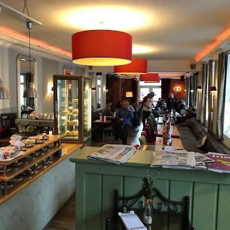 Corso, & Cafe, Garni