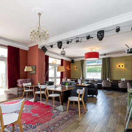 Corso, & Cafe, Garni Hotel