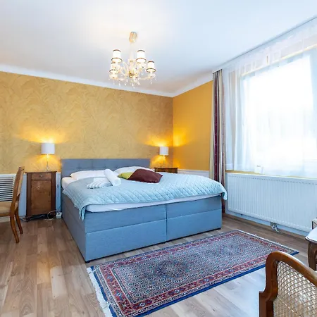 Hotel Corso, & Cafe, Garni Pressbaum