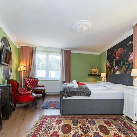 Corso, & Cafe, Garni Hotel Pressbaum