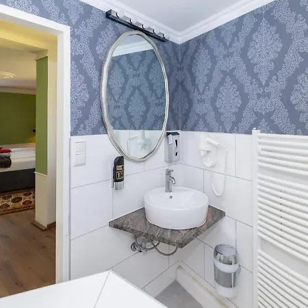 Отель Corso, & Cafe, Garni Пресбаум