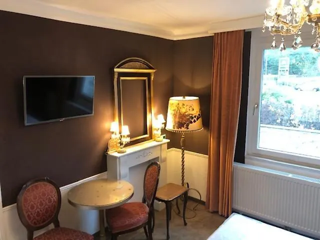 Corso, & Cafe, Garni