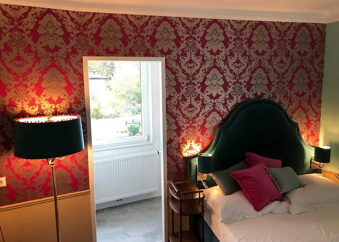 Hotel Corso, & Cafe, Garni Pressbaum