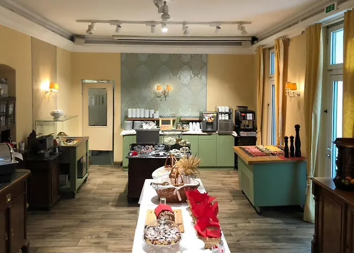 Corso, & Cafe, Garni