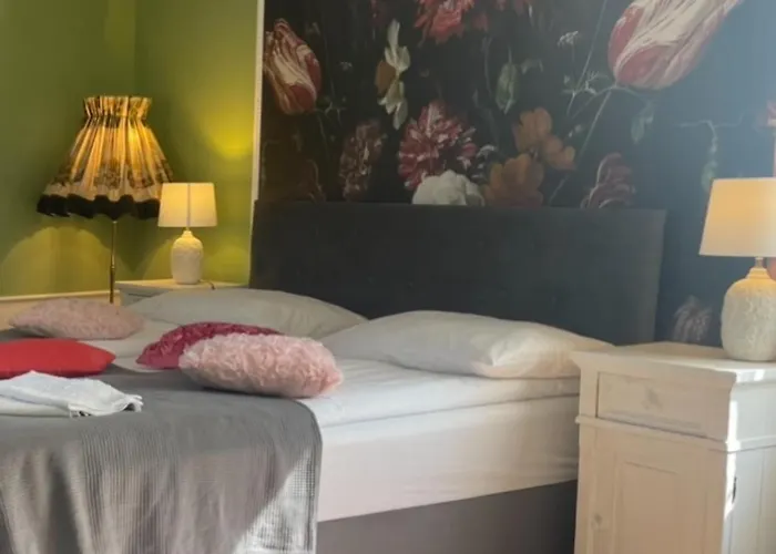 Corso, & Cafe, Garni *