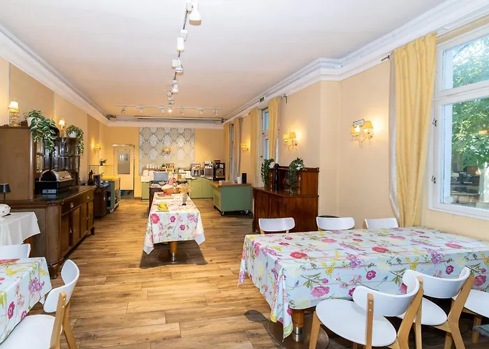 Corso, & Cafe, Garni Hotel Pressbaum