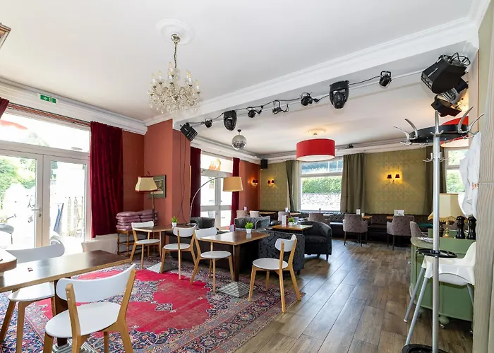 Corso, & Cafe, Garni Hotel