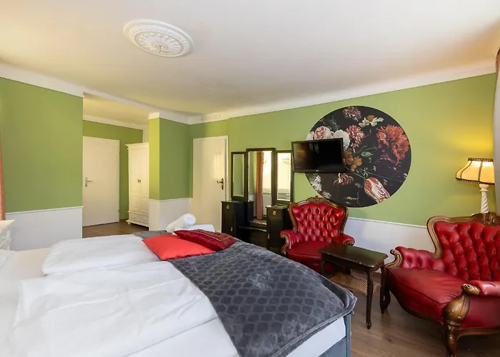 Corso, & Cafe, Garni Hotel Pressbaum