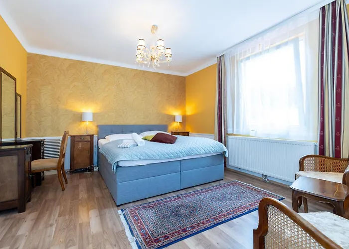 Hotel Corso, & Cafe, Garni Pressbaum