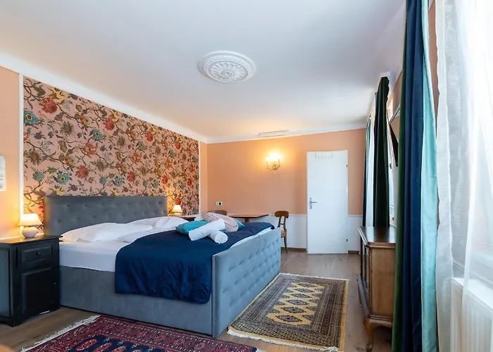 Corso, & Cafe, Garni *