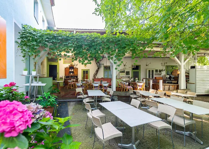 Corso, & Cafe, Garni *